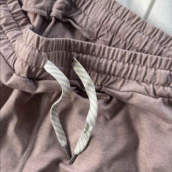 Vuori Joggers - Dusty Purple - Medium(?) - Picture 4 of 4